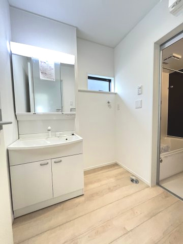 【洗面所】 | 福岡市東区雁の巣1丁目第12　1号棟（全2棟）【仲介手数料無料・0円】 | 施工例。施工例は完成時と異なる場合があります。