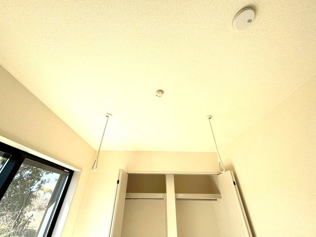 リーブルガーデン　安八郡安八町氷取第1　全2区画分譲の設備|室内物干し付きで、雨の日のお洗濯に便利です！