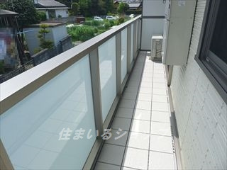 広島市安佐北区落合南３丁目のアパートのバルコニー