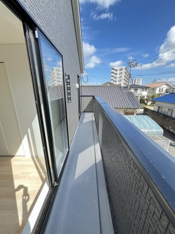 【バルコニー】 | 福岡市東区雁の巣1丁目第12　2号棟（全2棟）【仲介手数料無料・0円】 | 施工例。施工例は完成時と異なる場合があります。