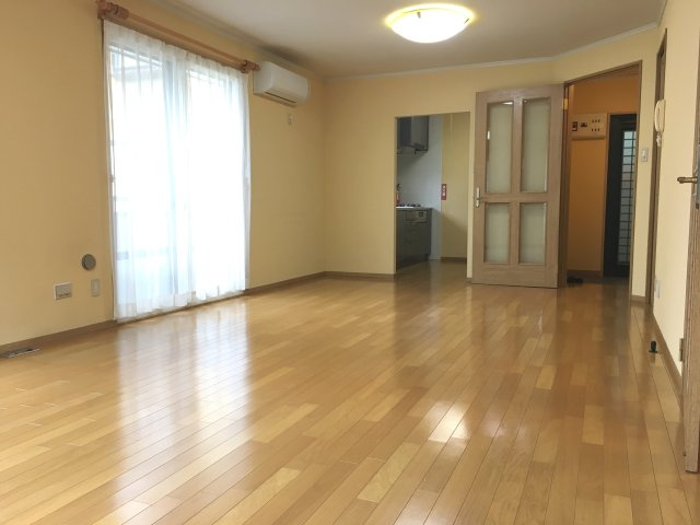 ラフィネ金の町の居間・リビング|リビングダイニング18帖