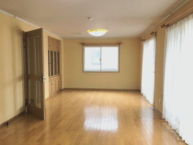 ラフィネ金の町の居間・リビング|リビングダイニング18帖