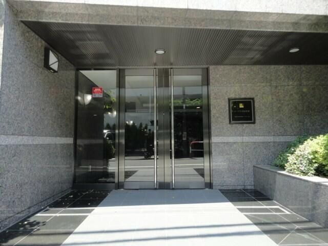 ルーブル高田馬場のエントランス