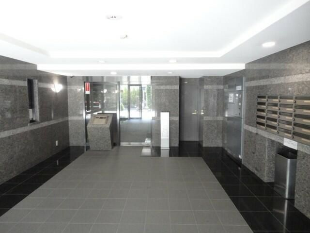 ルーブル高田馬場のロビー