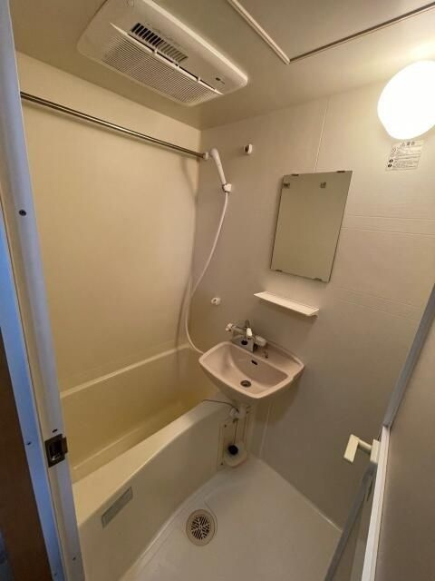 ルーブル高田馬場の浴室