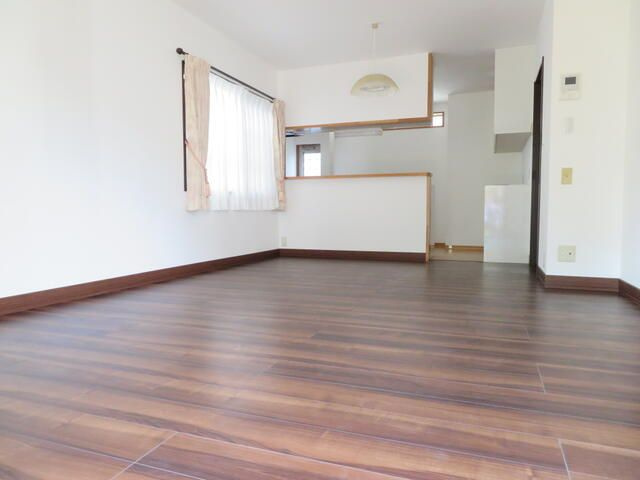 Ｔａｋａｋｉ貸家の居間・リビング