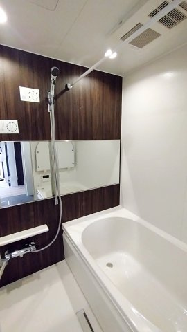 青葉台ガーデンハウスの浴室|日々の疲れを癒すお風呂付です