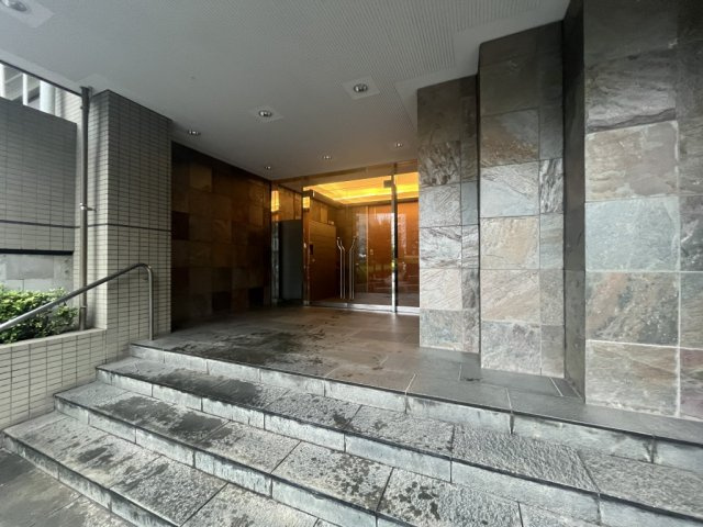 高田馬場パーク・ホームズのエントランス|建物の内部です