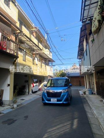 柏田本町中古戸建の前面道路含む現地写真|弊社は中古戸建のご紹介、その後のリフォームのご提案、
賃貸物件のご紹介、すべてご対応可能です。
お客様にあったプランをご提案致します。
まずはお問合せ下さいませ。