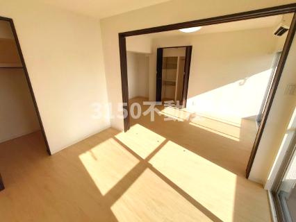 クイール加納の居間・リビング