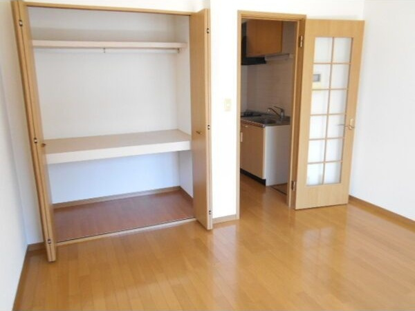 メゾンフルールの居間・リビング