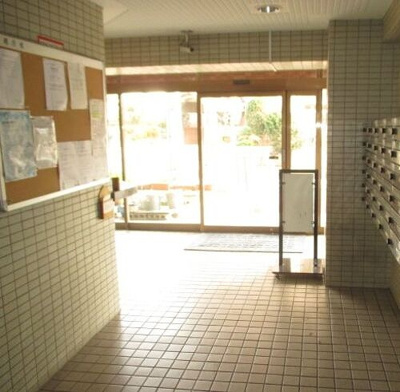 【その他】 | シティコートフドウ中山 | ロビー、掲示板　※前回募集時2018年12月撮影