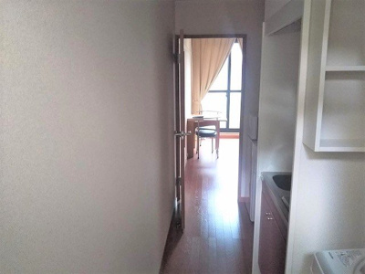 【玄関】 | レオパレスマムトープ | 入口から　部屋仕様により異なります。