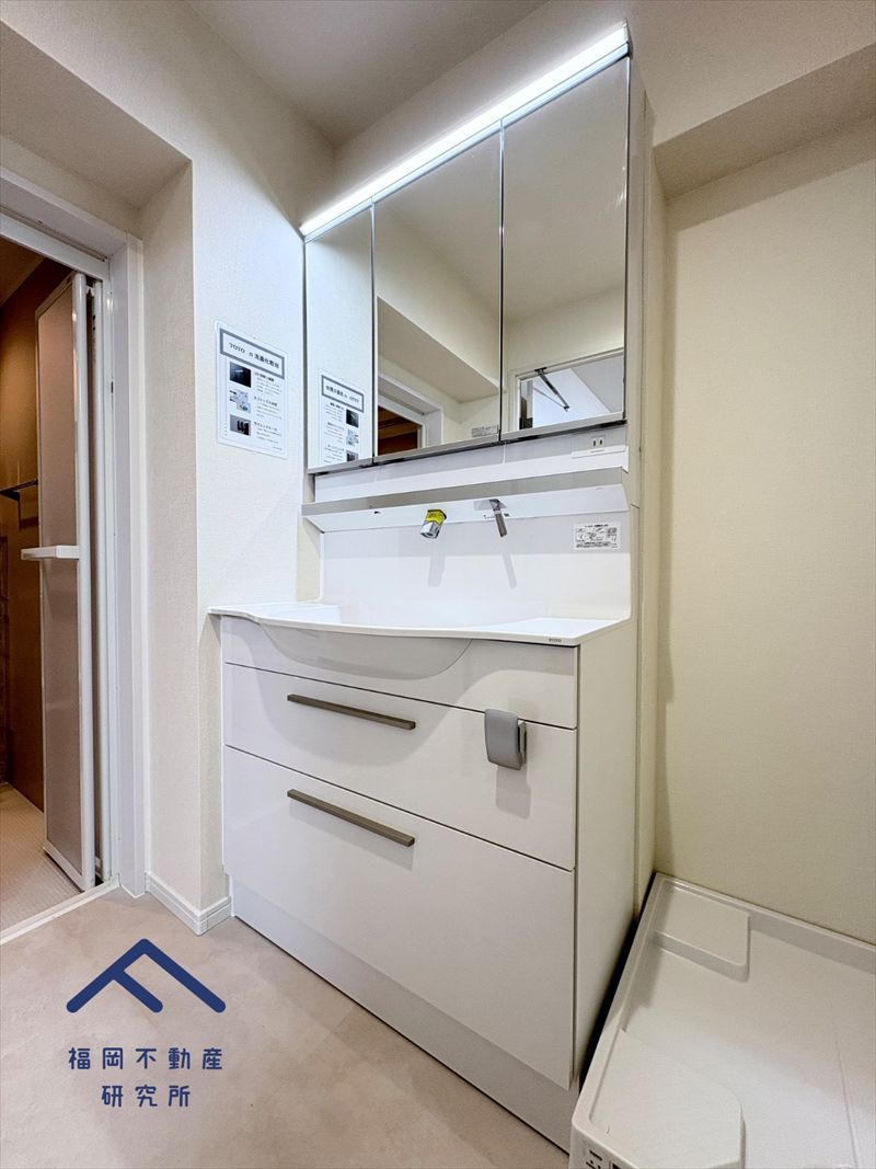 ライオンズマンション西公園の独立洗面台