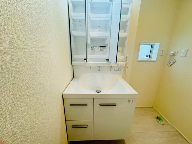 ★★南城市知念海野－2号棟（全２棟の独立洗面台|朝の支度にも助かる、独立の洗髪洗面化粧台