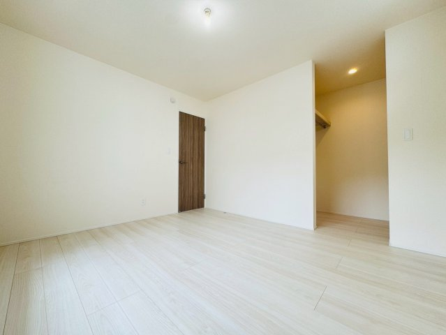 ★★南城市知念海野－2号棟（全２棟の洋室|落ち着いた色調の洋室です