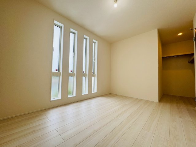 ★★南城市知念海野－2号棟（全２棟の洋室|落ち着いた色調の洋室です