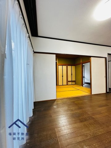 筑紫野市紫６丁目　戸建ての洋室