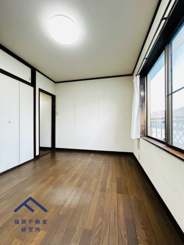 筑紫野市紫６丁目　戸建ての洋室