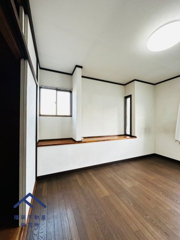 筑紫野市紫６丁目　戸建ての洋室