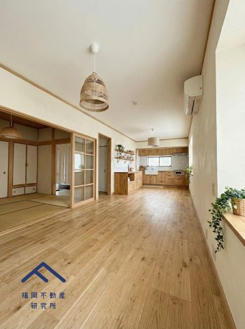 筑紫野市紫６丁目　戸建ての居間・リビング|ナチュラルテイストリフォーム：キッチン含め200万円から提案可能です