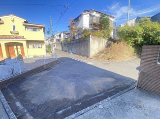 【前面道路含む現地写真】