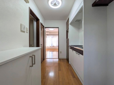 【玄関】 | ジュネス・ラポー