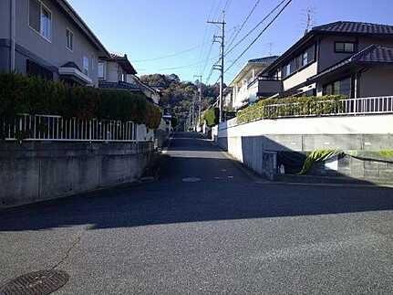 廿日市市阿品台5丁目の前面道路含む現地写真