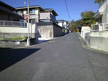 廿日市市阿品台5丁目の前面道路含む現地写真