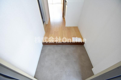 【玄関】 | ラフィーネ小若江