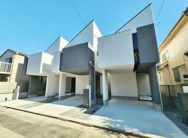 練馬区向山3丁目 全3棟 A号棟の外観|外観は確かな存在感を放ち、お部屋の中もスタイリッシュで高機能
2階建　3LDK　グルニエ　WIC　ビルトインガレージ付