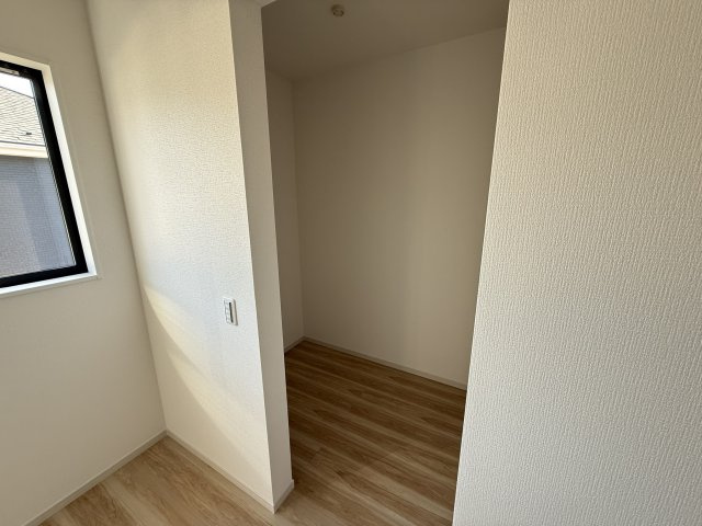 アーバンスタイル前橋市元総社町1期　１号棟の収納|２階洋室2収納です。ウォークインクローゼットです！