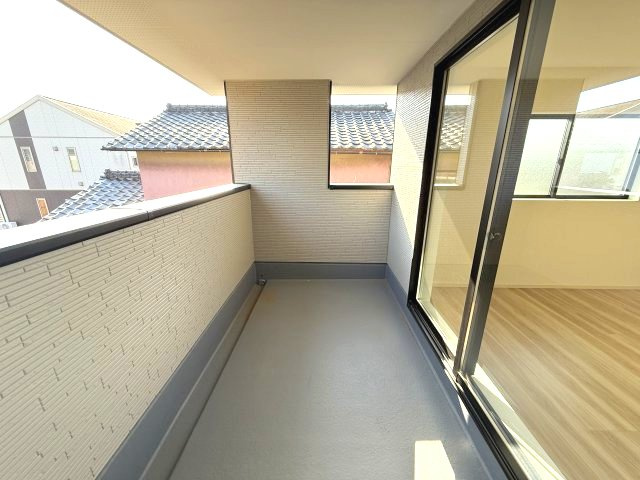 アーバンスタイル前橋市元総社町1期　１号棟のバルコニー|南面バルコニー付きです！陽当たり良好です。