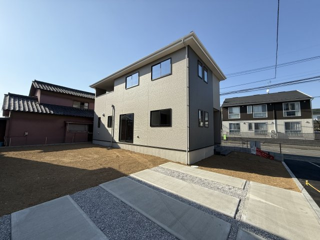 アーバンスタイル前橋市元総社町1期　１号棟の庭|広々お庭付きです。お庭バーベキューや家庭菜園も楽しめます☆