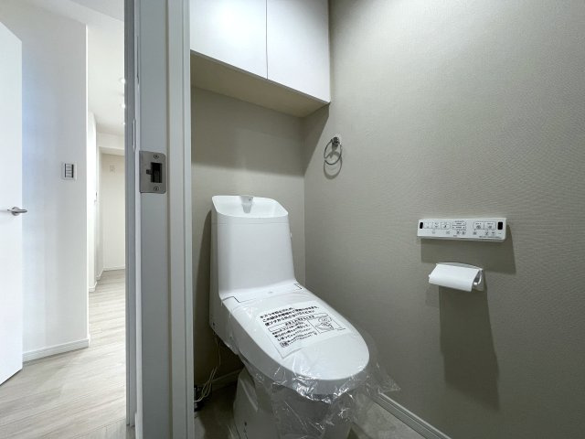 平坦、スーパー・コンビニ近し、独立性角部屋、最強じゃん！な、『クオス上星川』家具付きリフォームのトイレ|コンパクトで使いやすいトイレです