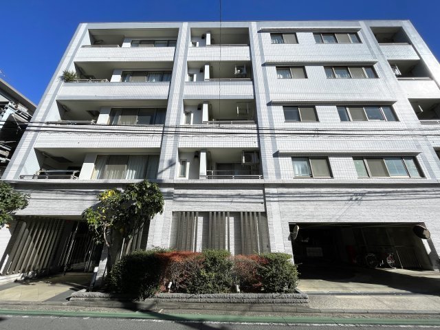 平坦、スーパー・コンビニ近し、独立性角部屋、最強じゃん！な、『クオス上星川』家具付きリフォームの外観|きれいな外観です