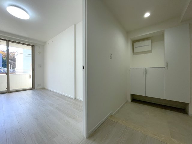 平坦、スーパー・コンビニ近し、独立性角部屋、最強じゃん！な、『クオス上星川』家具付きリフォームの洋室|個人の部屋や寝室として使える洋室です