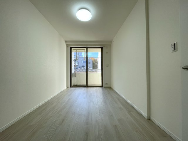 平坦、スーパー・コンビニ近し、独立性角部屋、最強じゃん！な、『クオス上星川』家具付きリフォームの洋室|使い勝手のいい洋室です