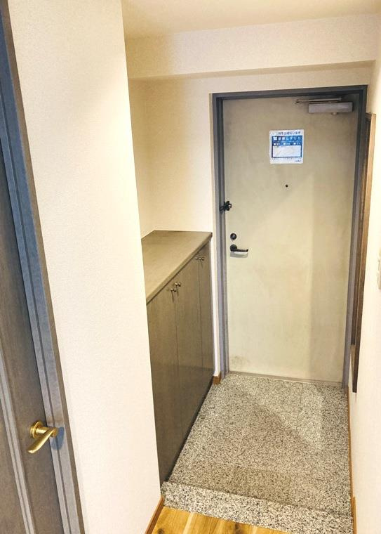 ライオンズマンション千葉みなとの玄関