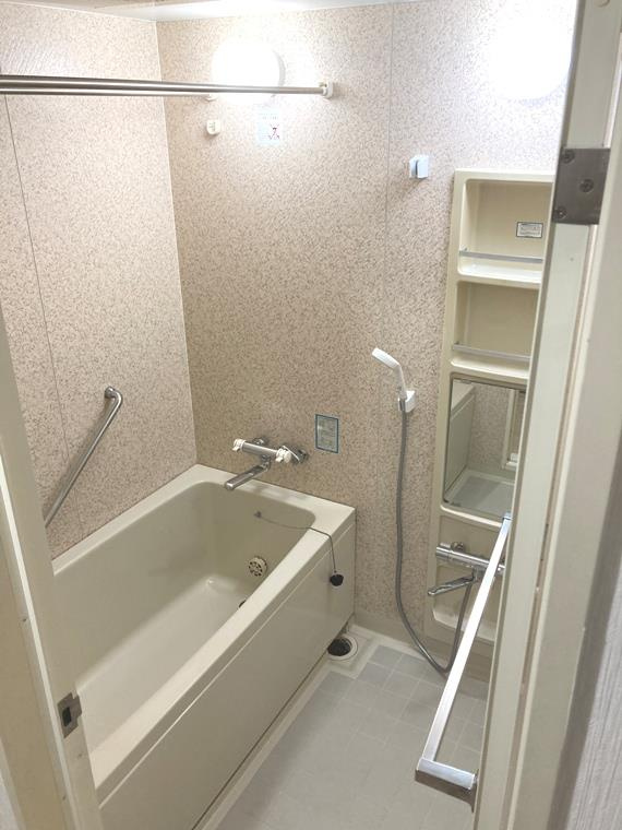 ライオンズマンション千葉みなとの浴室