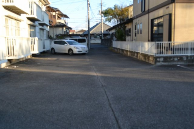 メゾンサライの駐車場