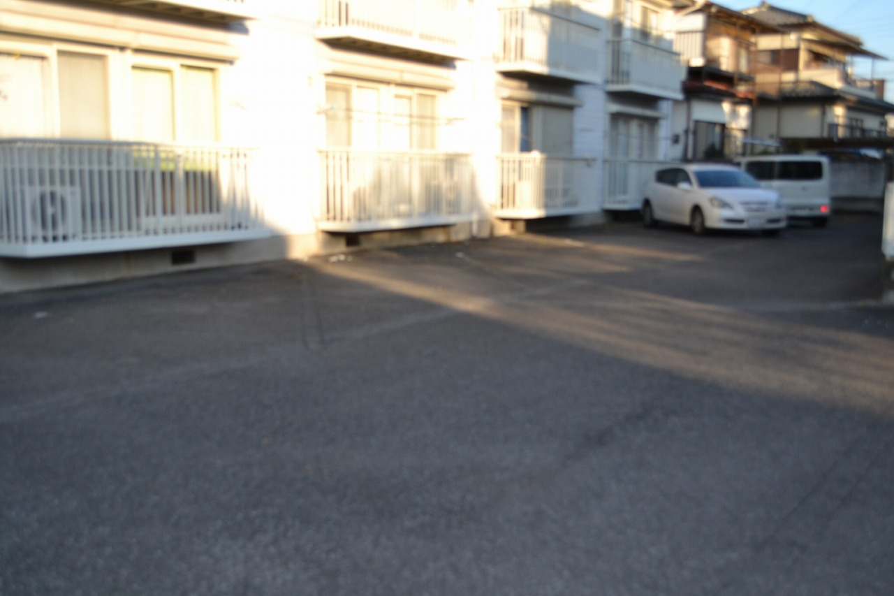 メゾンサライの駐車場