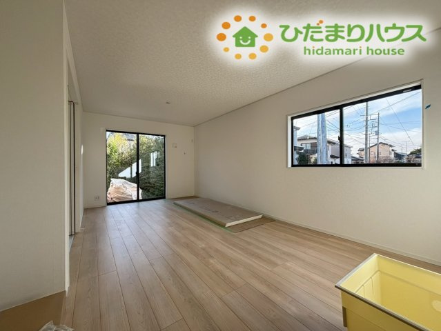 熊谷市原島　第1　新築一戸建て　クレイドルガーデン　01の居間・リビング|家具の配置がしやすい、スッキリした形のリビングです！
大型テレビに大型ソファー(^^)どんなインテリアにしますか？
