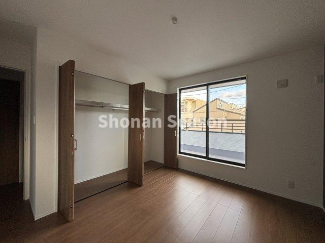 【収納】 | 衣類を畳まずに収納できる便利な「クローゼット」各部屋にご用意！