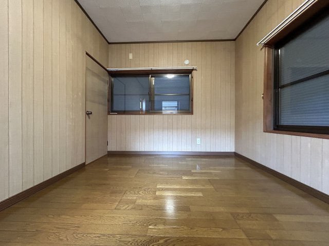 石立町貸家の洋室|きれいな洋室です