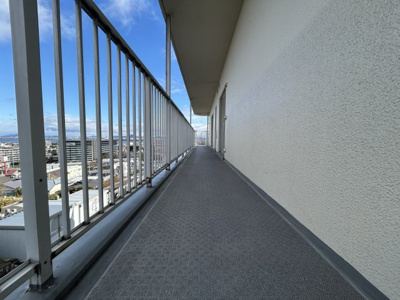 【バルコニー】 | ネオコーポ大津湖城が丘C棟 | 十分な広さも確保しています。