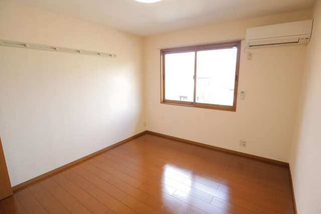 ルミエール南生駒Ⅲの洋室