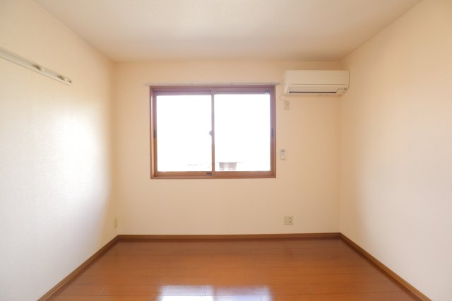 ルミエール南生駒Ⅲの居間・リビング