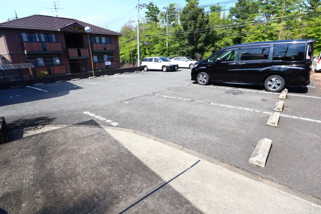 ルミエール南生駒Ⅲの駐車場