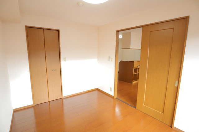 ルミエール南生駒Ⅲの居間・リビング